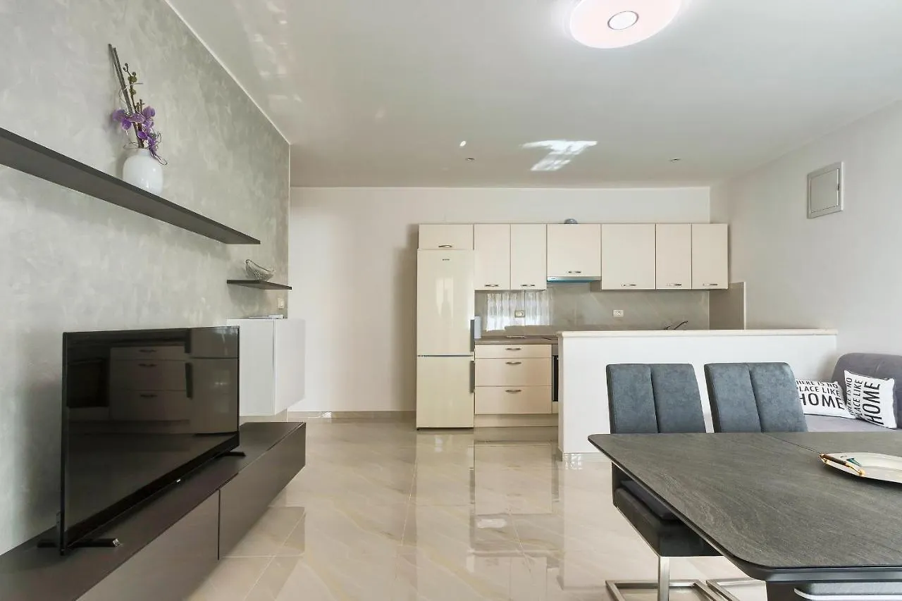 Andrea Del Mar Apartment Pula 0*,