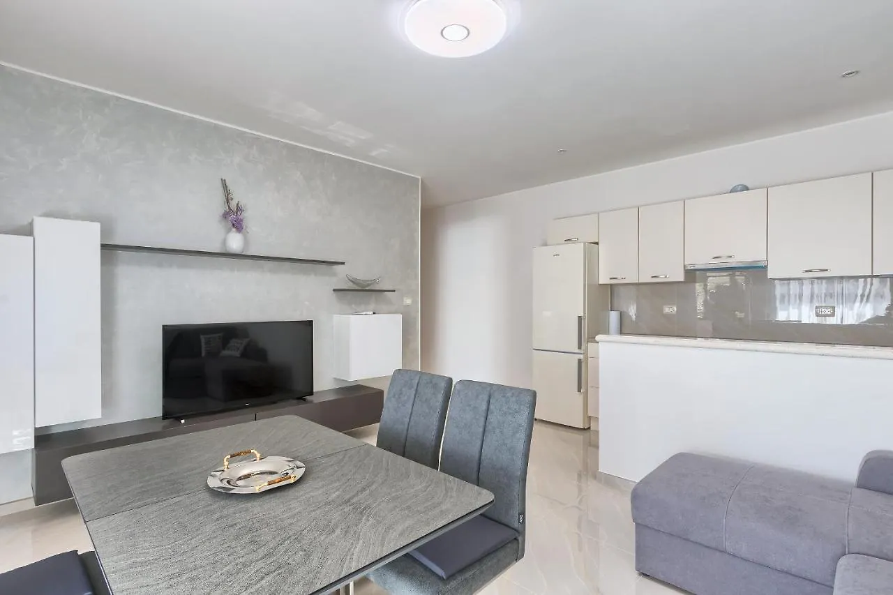Andrea Del Mar Apartment Pula